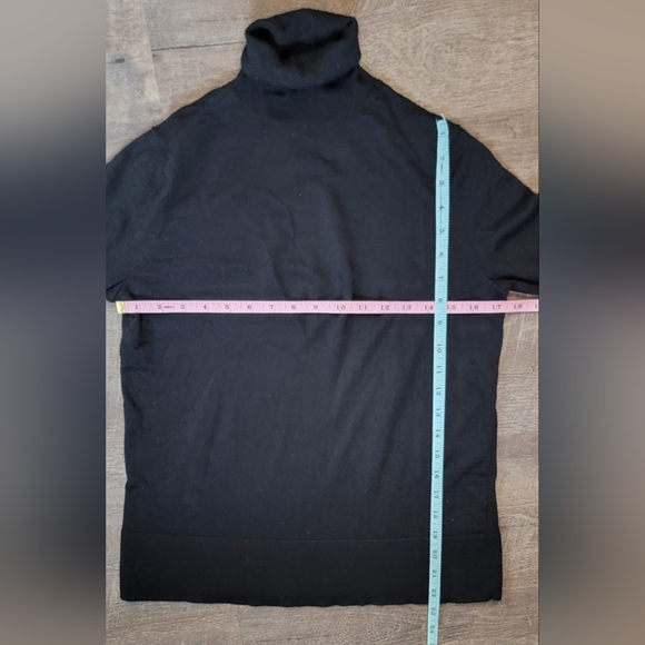 COS 100% Wool Classic Fit Turtleneck Sweater Women's M Black Soft Neutral Lux - Picture 8 of 11